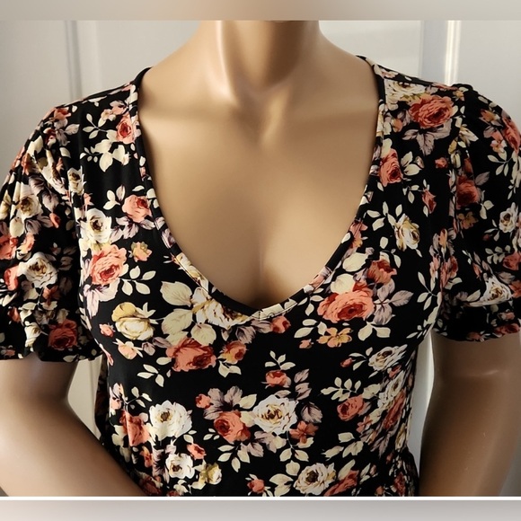 Vibe Sportswear Black Bohemian Floral Jumpsuit 1X - Picture 9 of 13